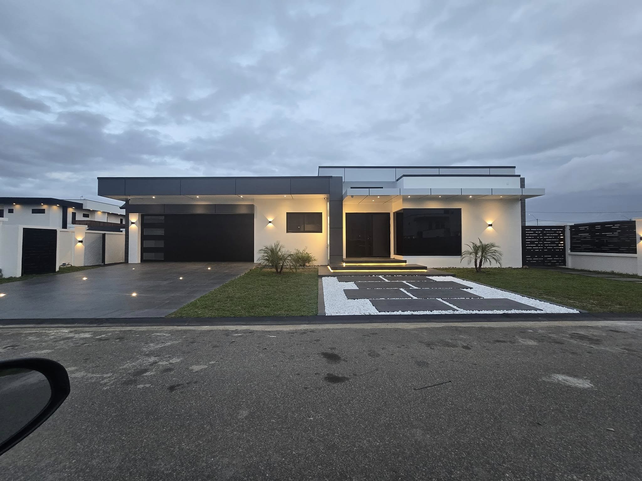 Photograph of the same villa built.